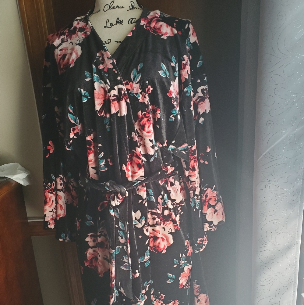 I.N.C Women's Robe - Picture 4 of 5